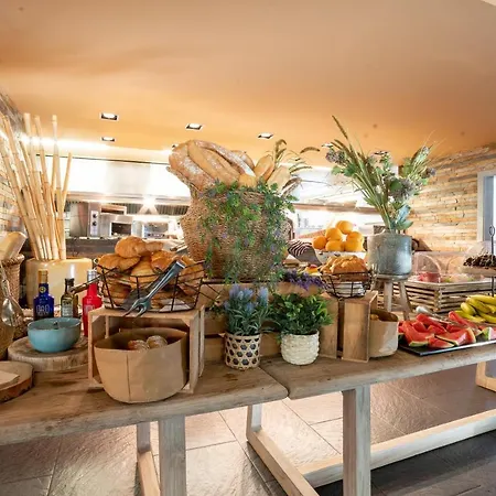 Wyndham Residences Costa Del Sol 3* פואנגירולה
